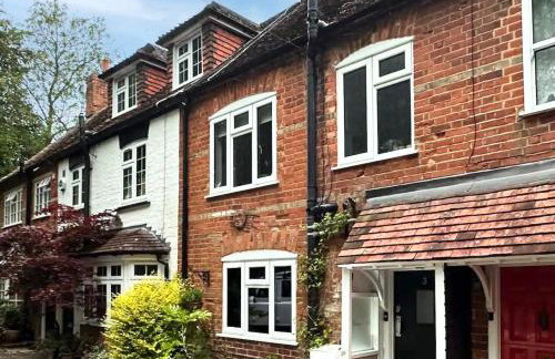 2 Bed Holiday Home with River Views - Photo 8