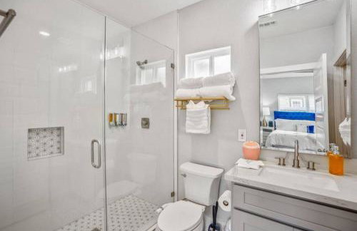 Intergalactic Abode at East Downtown - Foto 24