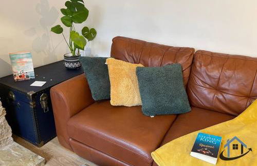 Petham Cottage Stanwick 2 bed sleeps 6 - Photo 23