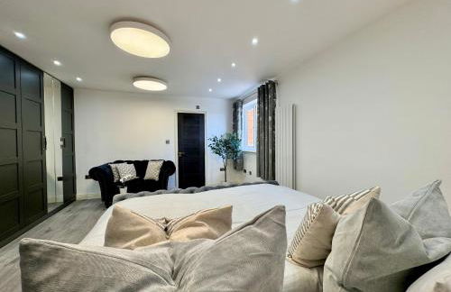 Lux 7 Bedroom residence - Photo 3