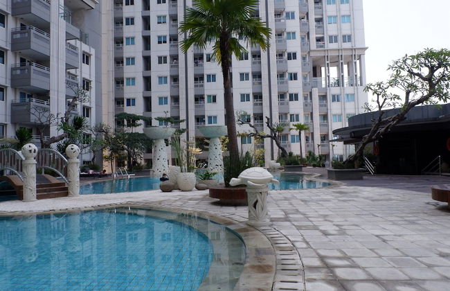 Close to Pool Studio Apartment Sky Terrace at Daan Mogot Baru - Foto 22