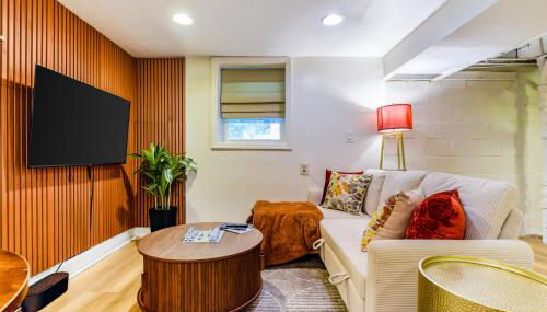 7even Clouds Éclair- Cozy basement nest near NE DC - Foto 4