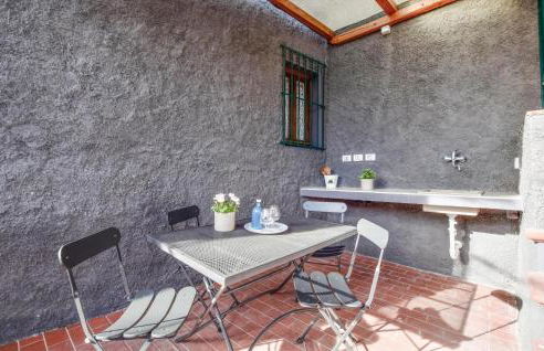 2 Bedroom Lovely Apartment In Gombitelli - Foto 13