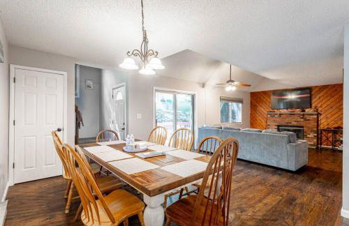 Cozy 3Br Fire Pit Hammock 2 Minutes to Beach - Foto 9