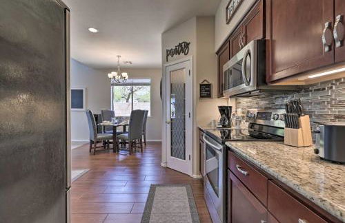 half Mi to Lake Family Home with Hot Tub in Goodyear - Foto 13