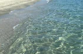 Les pieds dans l eau de Betty Ghisonaccia plage 50 m - Foto 1