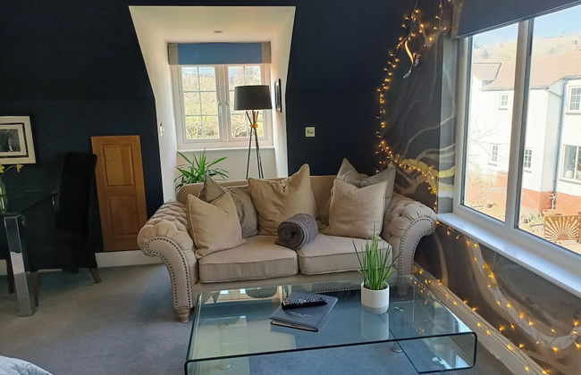 Romantic Chalet- Hot Tub- Games Room-stream-views - Foto 7