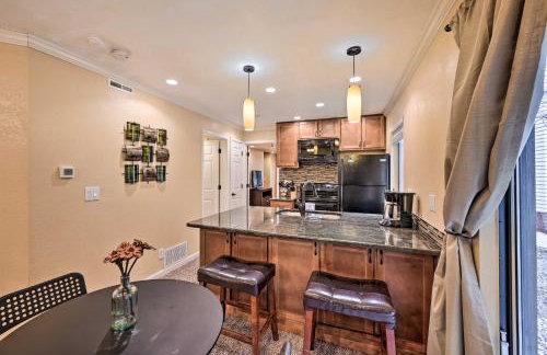 Condo with Patio and Pool Access in Greenwood Village! - Foto 7