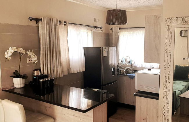 Gorgeous 1-bed Apartment in Harare - Photo 1
