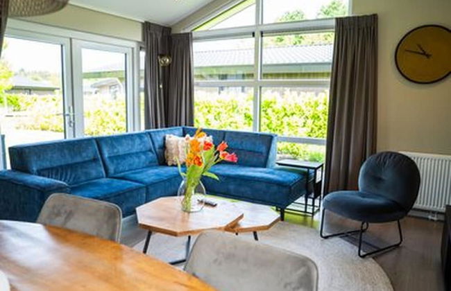 Chalet by Park Pond in the Netherlands - Foto 6