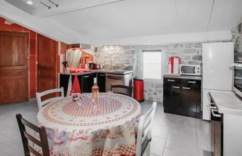 Awesome Home In Grospierres With Sauna - Foto 6