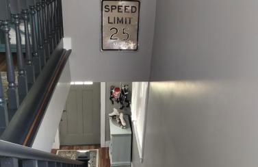 The Bluebird Guesthouse *walk to downtown* - Photo 14