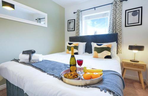 Charming House - Close to Shops & City Centre - Free Parking, Self-Check-In, Fast WiFi & Smart TV with Netflix by Yoko Property - Foto 11