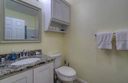 Panoramic Water Views, Shared Pool, Boat Dock Bayside Lodge by Avantstay - Foto 48