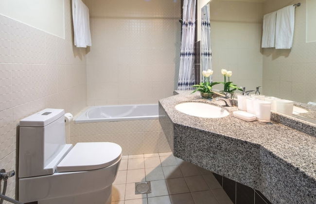 Signature Living in Modern 1BR Apartment at Jvt! - Foto 18