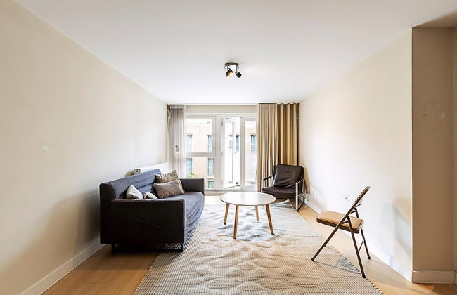 City Relay Sleek Apartment in Belgravia - Photo 1