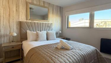 Elegant 1 Bed with free parking - Foto 2