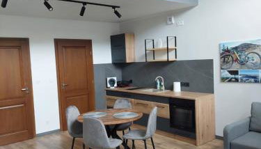 Domek przy drodze - Foto 4