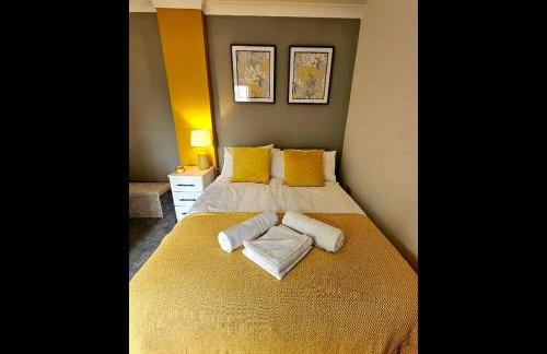 Newly refurbed - sleeps 6 - long stay - Foto 3