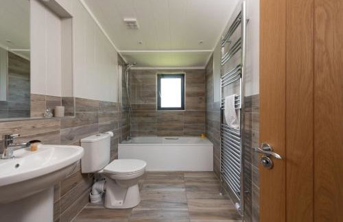 Primrose Lodge, 25 Roadford Lake Lodges - Photo 19