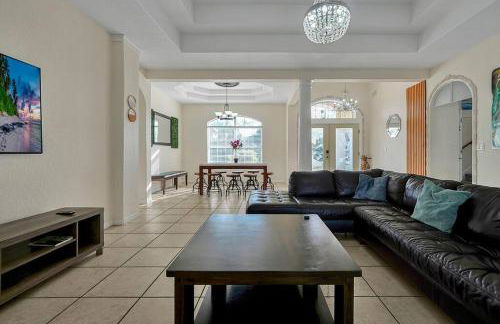 Salty Heated Pool Escape - Nearby Beach - Photo 2