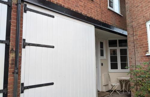 Lovely Stable mews in hidden location - Photo 18