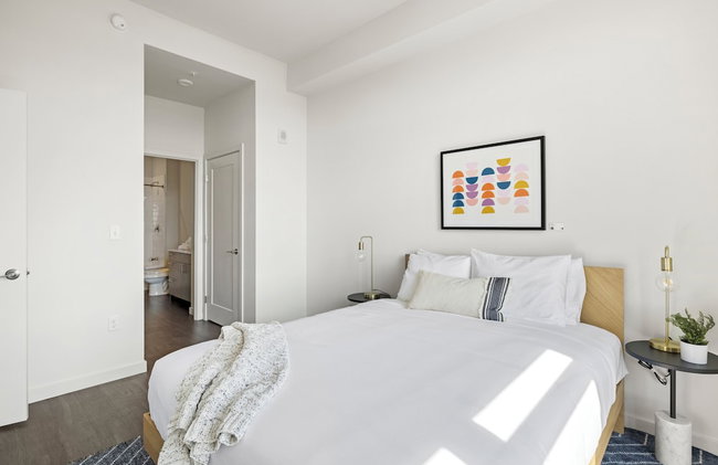 Placemakr Marymount Ballston - Photo 29
