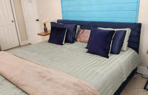 Prime Location Gateway with Pool & Patios, Near Beaches, Groceries and Restaurants - Photo 74