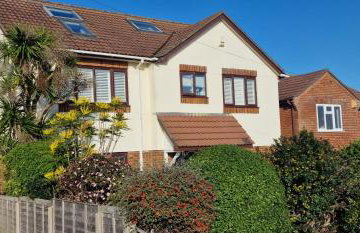 Spacious Seaside Home in Peaceful Coastal Setting - 5 Minutes Walk to the Beach - Foto 32