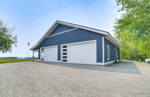 Dock and Panoramic Bay Views Oconto Retreat! - Foto 34