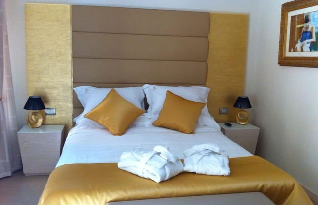 Augustana House - Photo 32