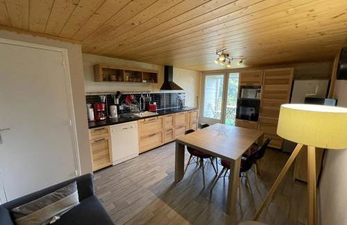 Bel appartement duplex proche des pistes avec balcon et parking - FR-1-787-16 - Foto 7