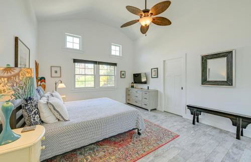 Distinctive Hamptons Home with Pool Near Bay, Ocean - Foto 12