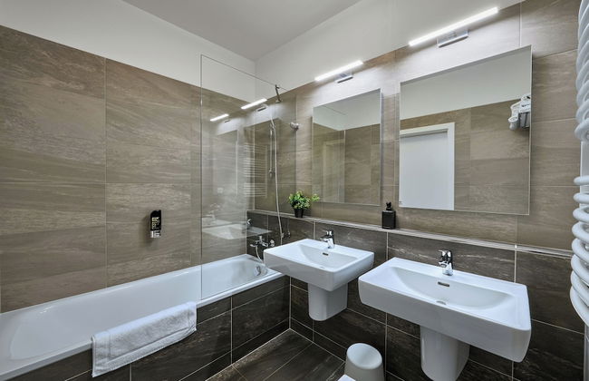 CityWest Apartments - Photo 16