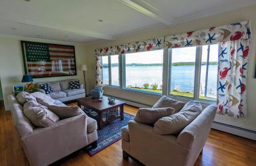 Oceanfront Jellison Beach House - Photo 8