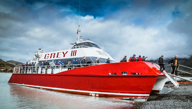 Sbarcando sulle sponde del lago Grey