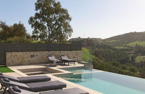 Venerato Villas Ampela & Apolonia, with Pool, Spa Whirlpool & Heritage, By ThinkVilla - Foto 12