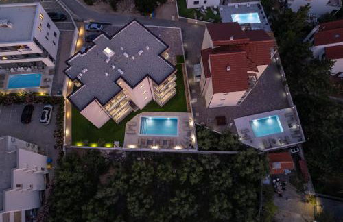 Poolside Hideout Apartments - Photo 2