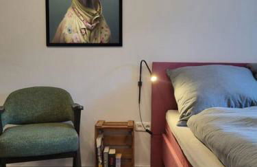 Ruhiges Apartment & Veranda mit guter Anbindung - Foto 1