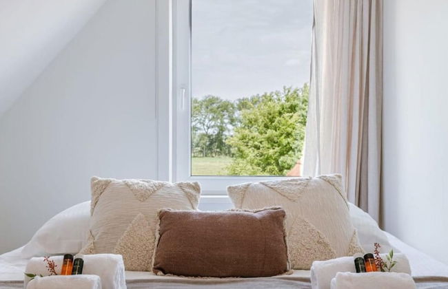 Vacation Home in Damme With Sunny Garden and Views - Photo 9