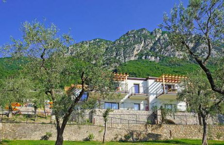 Residence Dany appartamenti con cucina vista lago piscina e parcheggio - Foto 9