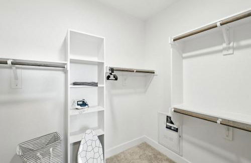 95 Luxury 2B2B Condo DT Fort Worth, Resort Style Pool & Gym, Golf Simulator, 7M to Dickies Stadium, 15M to AT&T stadium - Foto 37