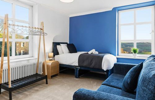 Modern 5B House - Ideal for Contractors & Families - Photo 6