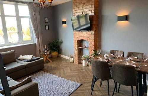 3 Bedroom apartment in Harborne - Photo 1