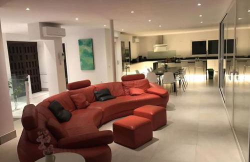 Luxury villa with heated pool for 12 to 14 people - Photo 10