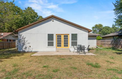 Spacious 4 Bedroom Family Retreat in the Heart of McKinney, TX - Foto 39