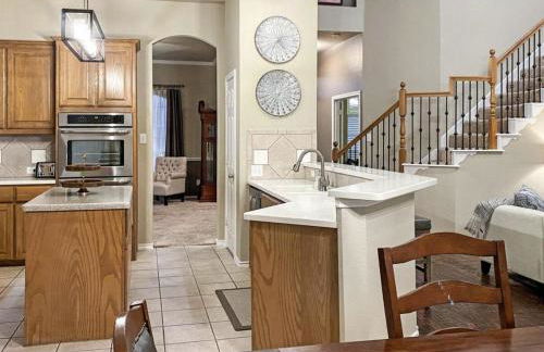 Pro Designed Home 4BDRM POOL - Foto 13