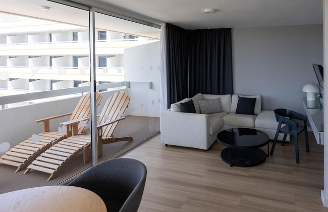 Coral Suites & Spa - Photo 36