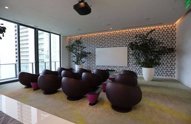 King Bed Full Service Apt - Photo 13