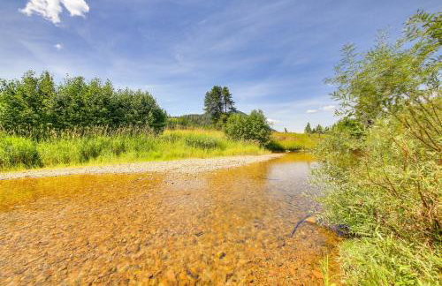 Cozy Farm Cabin - 9 Mi to Trout Creek! - Foto 27